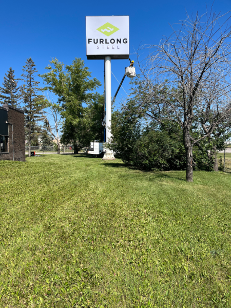 Monument / Pylon Signs